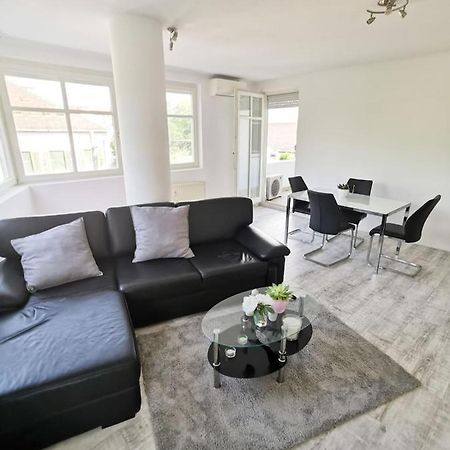 Bright, Spacious Apartment 3 Bedroom, Garage Boedapest Buitenkant foto