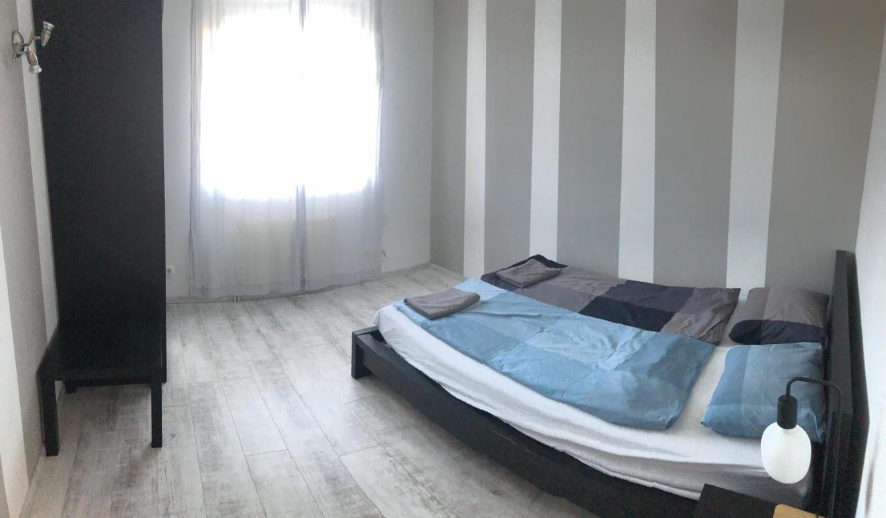 Bright, Spacious Apartment 3 Bedroom, Garage Boedapest Buitenkant foto
